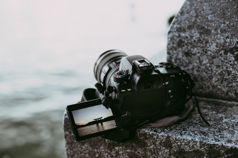 Jak rozpocząć przygodę z fotografią cyfrową – poradnik dla seniorów